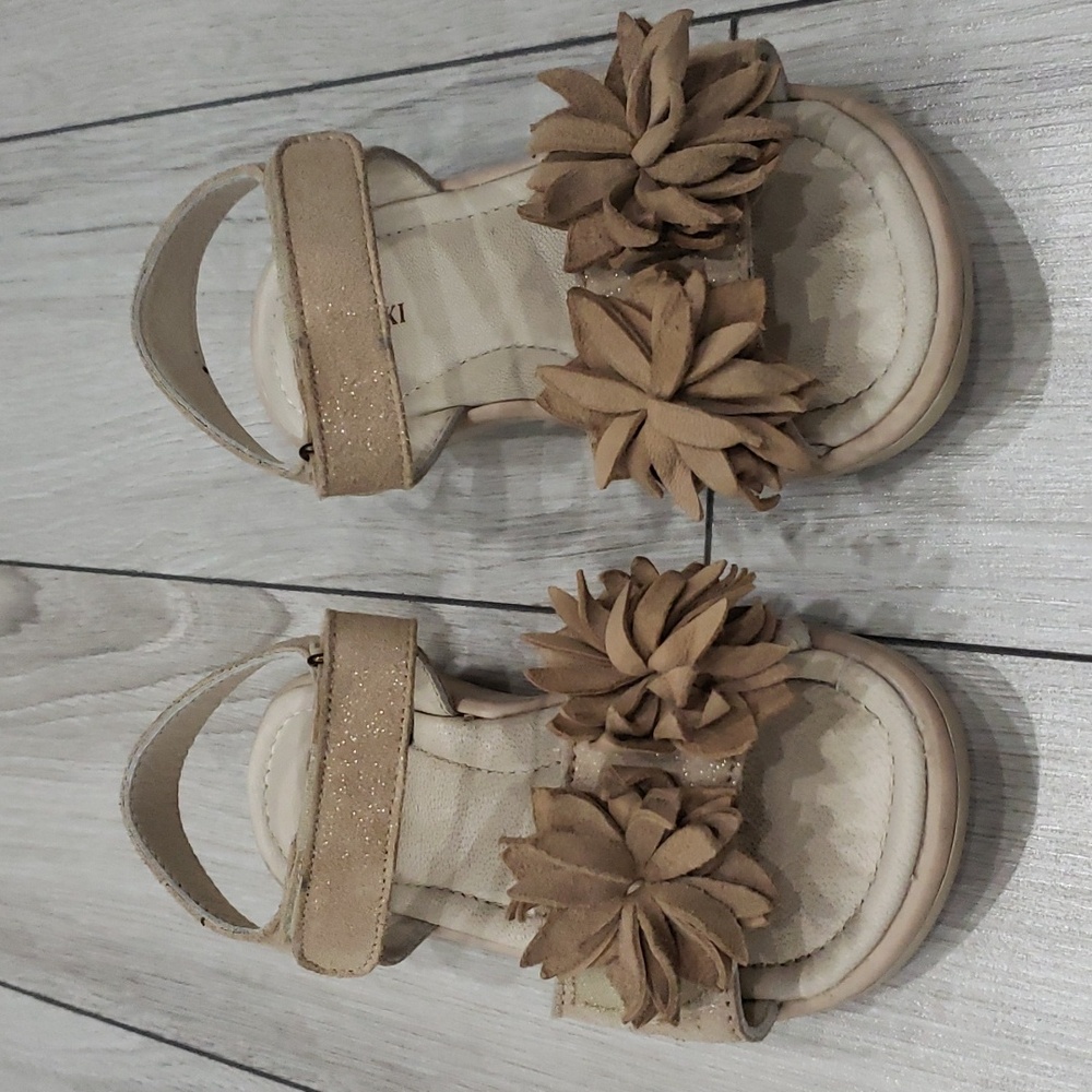 3/$45 Girls leather sandals (size EU 27)